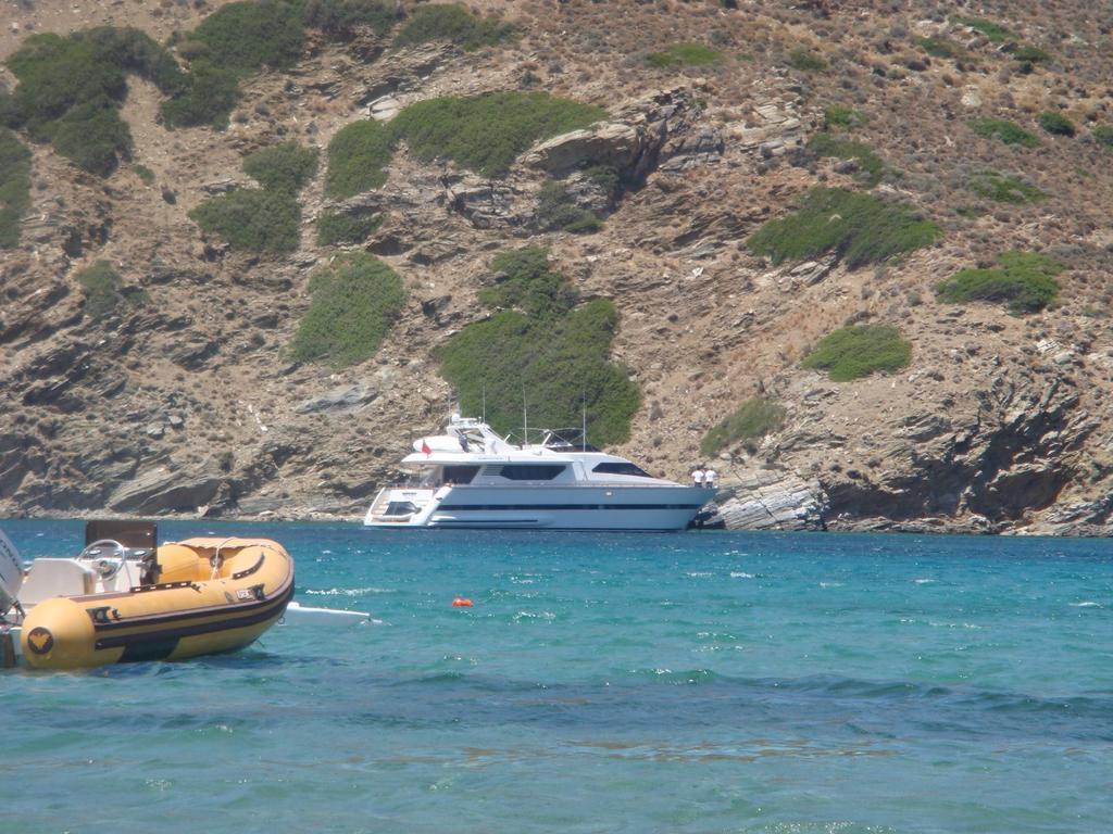 Villa Pergola Andros Gavrio Exteriér fotografie